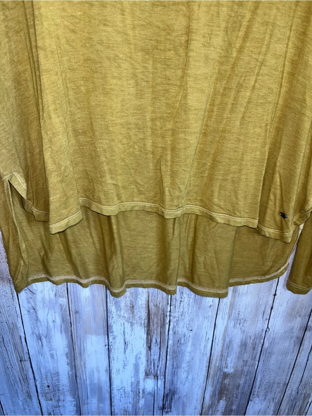 American Eagle Soft & Sexy Mustard Long Sleeve Top Small Layered Hem V-Neck Tee - Picture 2 of 5